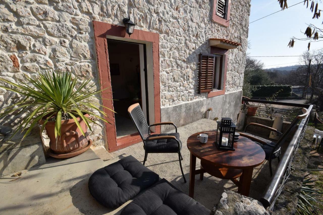 Villa Cosy Getaway à Gostinjac Extérieur photo