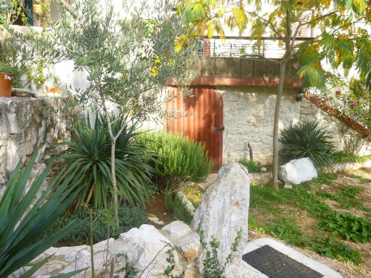 Villa Cosy Getaway à Gostinjac Extérieur photo